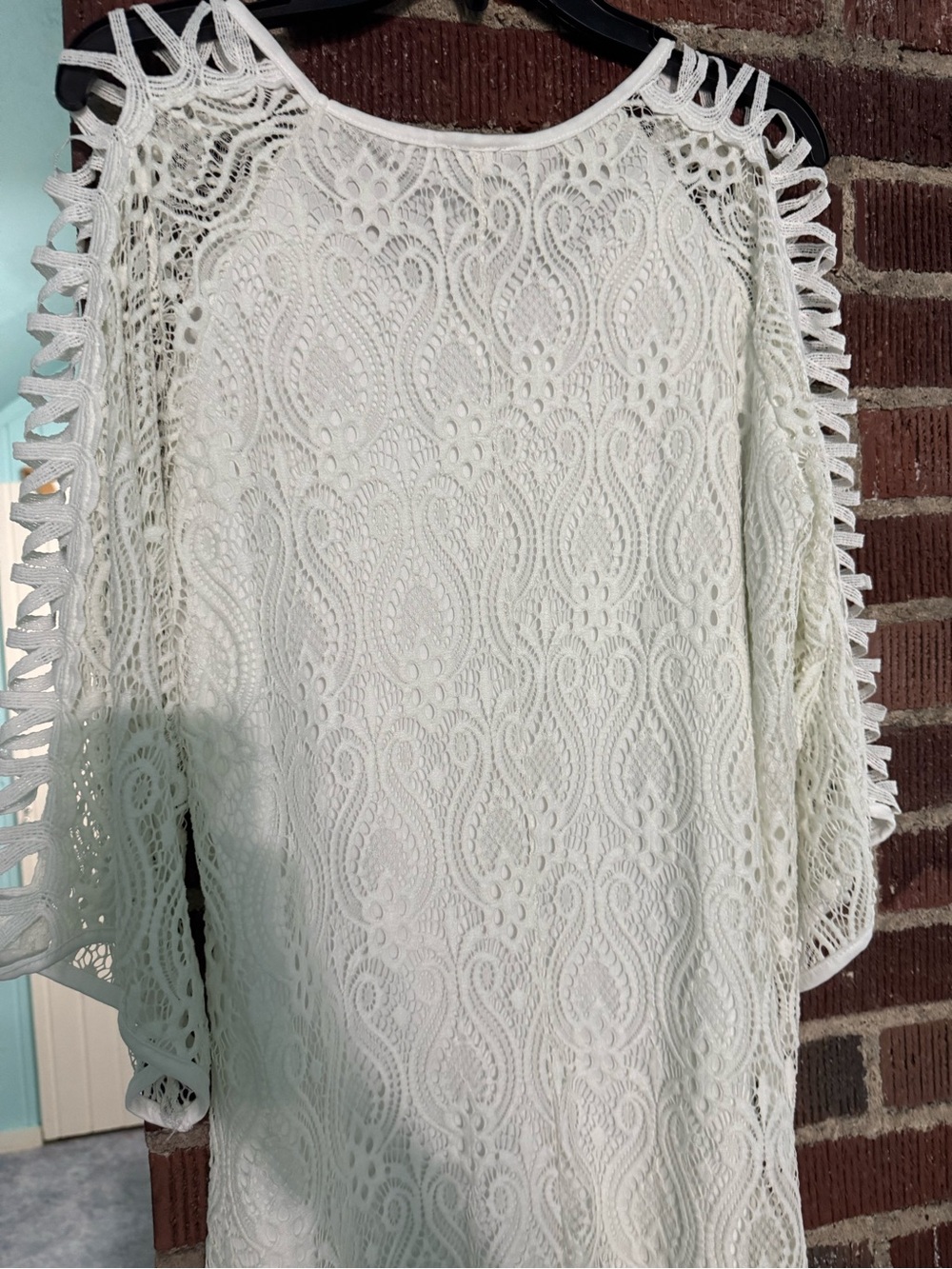 Lace Cold-Shoulder Tunic Top in White